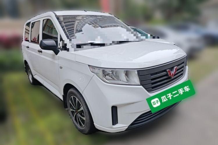 Used Wuling Hongguang PLUS 2020 1.5L Manual Standard Edition 5 Seats Front Right 45 Deg