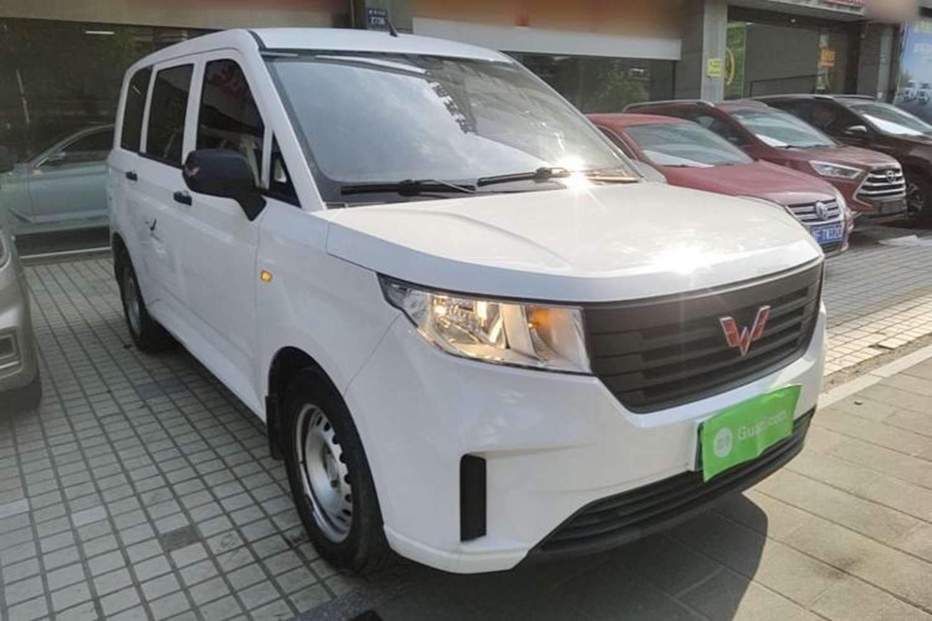 Used Wuling Hongguang PLUS 2020 1.5L Manual Standard Edition 7-Seater Front Right 45 Deg