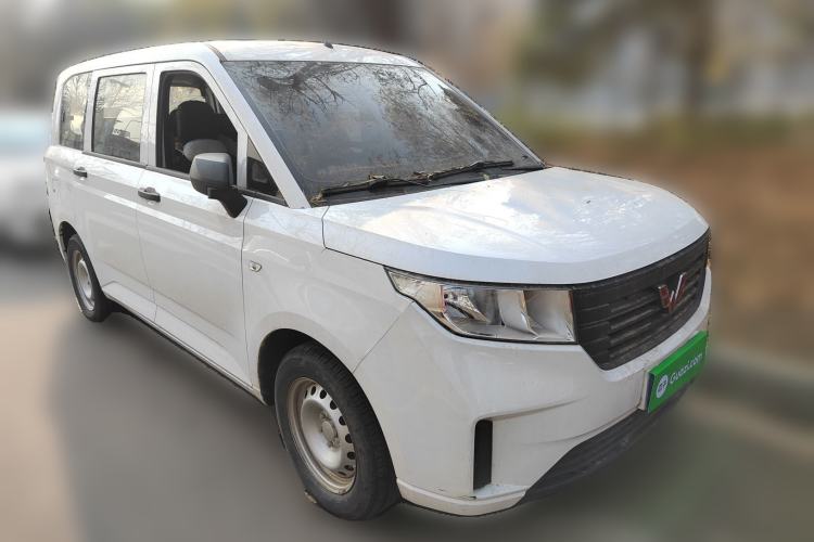 Used Wuling Hongguang PLUS 2020 1.5L Manual Standard Edition 7-Seater Front Right 45 Deg