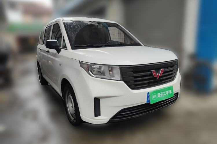 Used Wuling Hongguang PLUS 2020 1.5L Manual Standard Edition 5 Seats Front Right 45 Deg