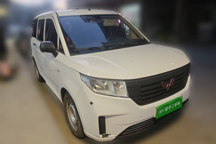 Used Wuling Hongguang PLUS 2020 1.5L Manual Standard Edition 5 Seats Front Right 45 Deg