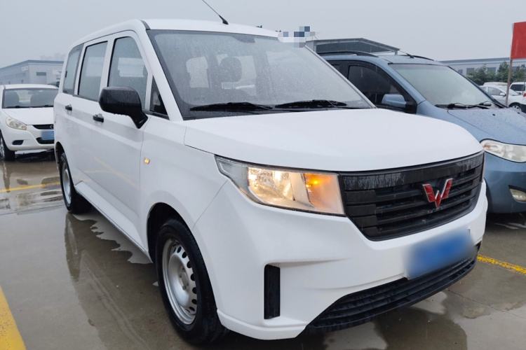 Used Wuling Hongguang PLUS 2020 1.5L Manual Standard Edition 7-Seater Front Right 45 Deg