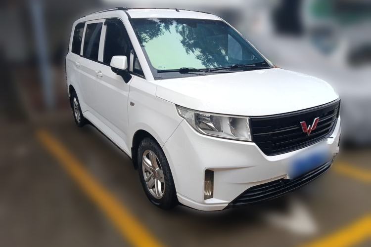 Used Wuling Hongguang PLUS 2020 1.5L Manual Comfort 7-Seater Front Right 45 Deg