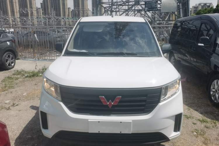 Used Wuling Hongguang PLUS 2020 1.5L Manual Standard Edition 5 Seats Front