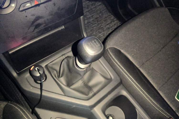 Used Wuling Hongguang PLUS 2020 1.5L Manual Standard Edition 5 Seats Gear Lever
