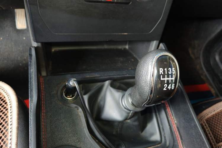 Used Wuling Hongguang PLUS 2020 1.5L Manual Standard Edition 5 Seats Gear Lever
