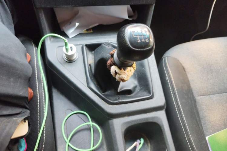 Used Wuling Hongguang PLUS 2020 1.5L Manual Standard Edition 7-Seater Gear Lever