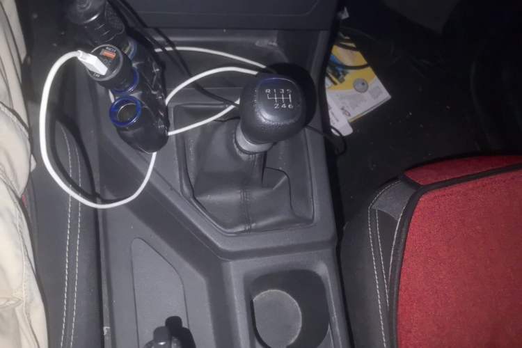 Used Wuling Hongguang PLUS 2020 1.5L Manual Standard Edition 5 Seats Gear Lever