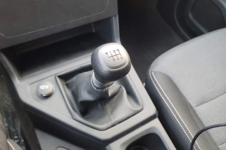 Used Wuling Hongguang PLUS 2020 1.5L Manual Standard Edition 7-Seater Gear Lever