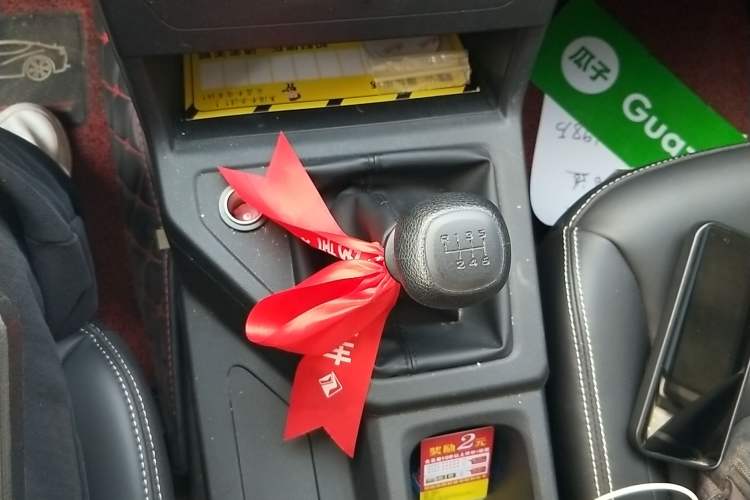 Used Wuling Hongguang PLUS 2020 1.5L Manual Standard Edition 7-Seater Gear Lever