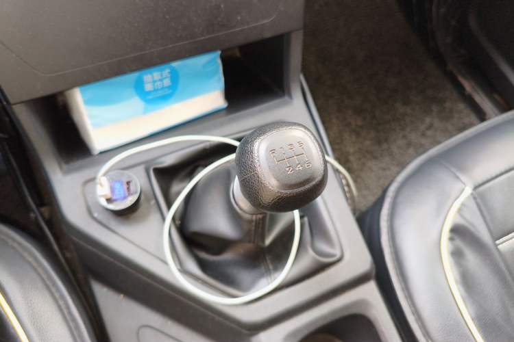 Used Wuling Hongguang PLUS 2020 1.5L Manual Standard Edition 5 Seats Gear Lever