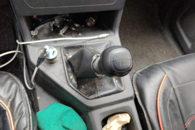 Used Wuling Hongguang PLUS 2020 1.5L Manual Standard Edition 5 Seats Gear Lever