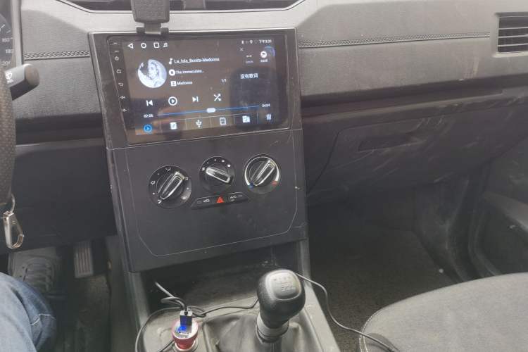 Used Wuling Hongguang PLUS 2020 1.5L Manual Standard Edition 5 Seats Gear Lever