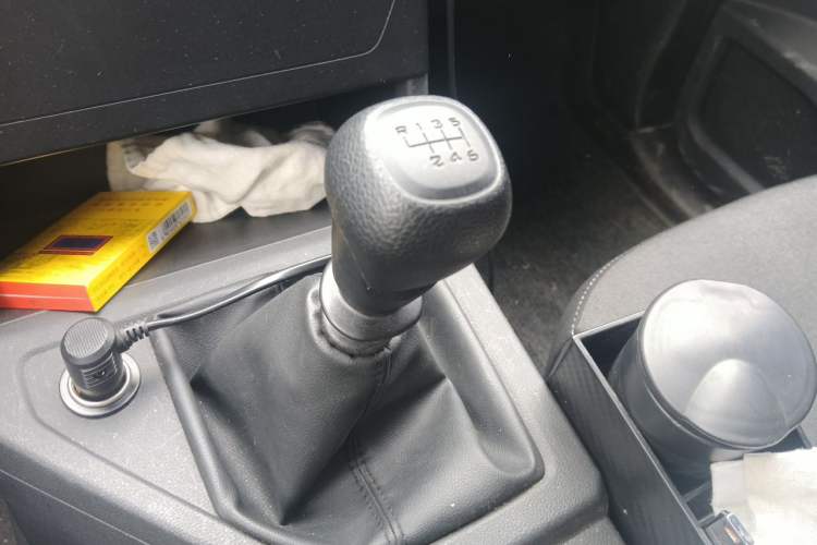 Used Wuling Hongguang PLUS 2020 1.5L Manual Standard Edition 5 Seats Gear Lever