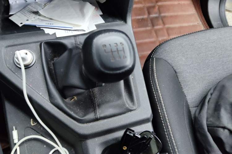 Used Wuling Hongguang PLUS 2020 1.5L Manual Standard Edition 5 Seats Gear Lever