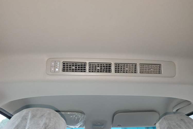 Used Wuling Hongguang PLUS 2020 1.5L Manual Comfort 7-Seater Headliner