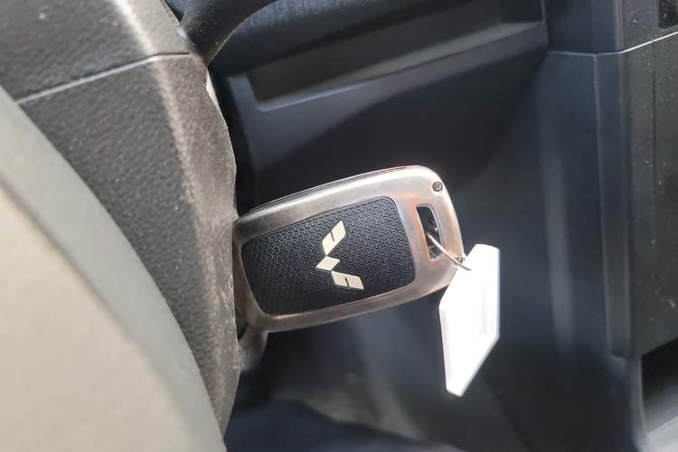 Used Wuling Hongguang PLUS 2020 1.5L Manual Standard Edition 7-Seater Interior 1