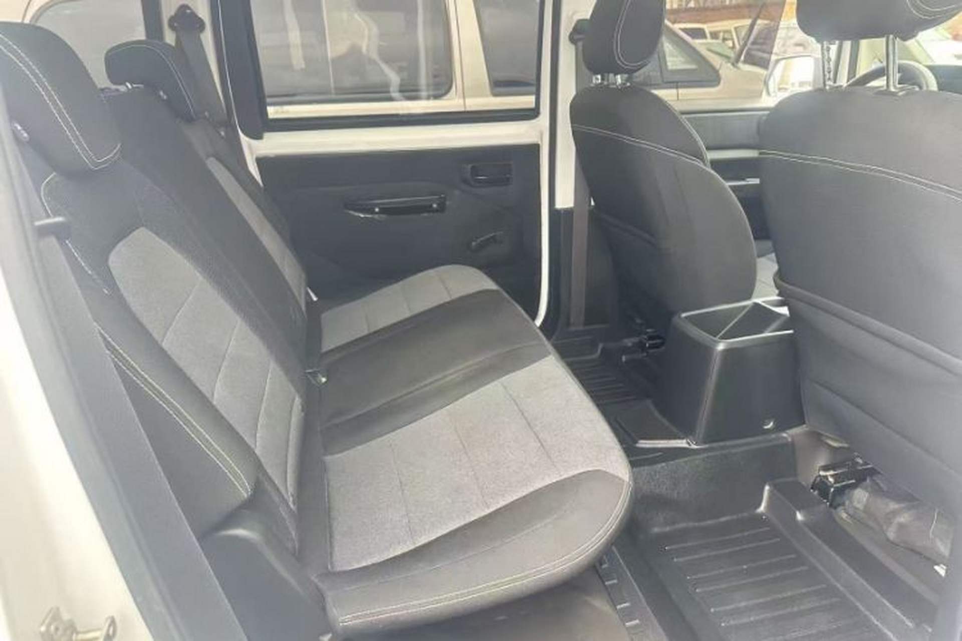 Used Wuling Hongguang PLUS 2020 1.5L Manual Standard Edition 5 Seats Interior 2
