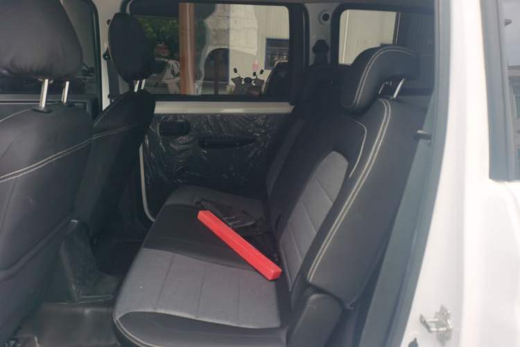 Used Wuling Hongguang PLUS 2020 1.5L Manual Standard Edition 5 Seats Interior 4