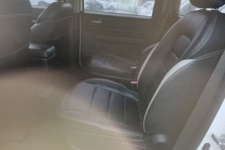 Used Wuling Hongguang PLUS 2020 1.5L Manual Comfort 7-Seater Interior 4