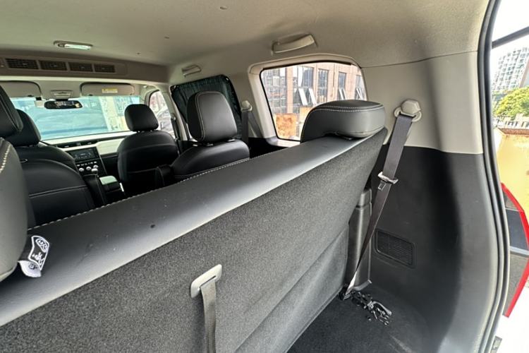 Used Wuling Hongguang PLUS 2020 1.5T Manual Commercial Vehicle 7 Seats Interior 5