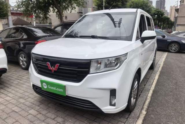 Used Wuling Hongguang PLUS 2020 1.5L Manual Comfort 7-Seater