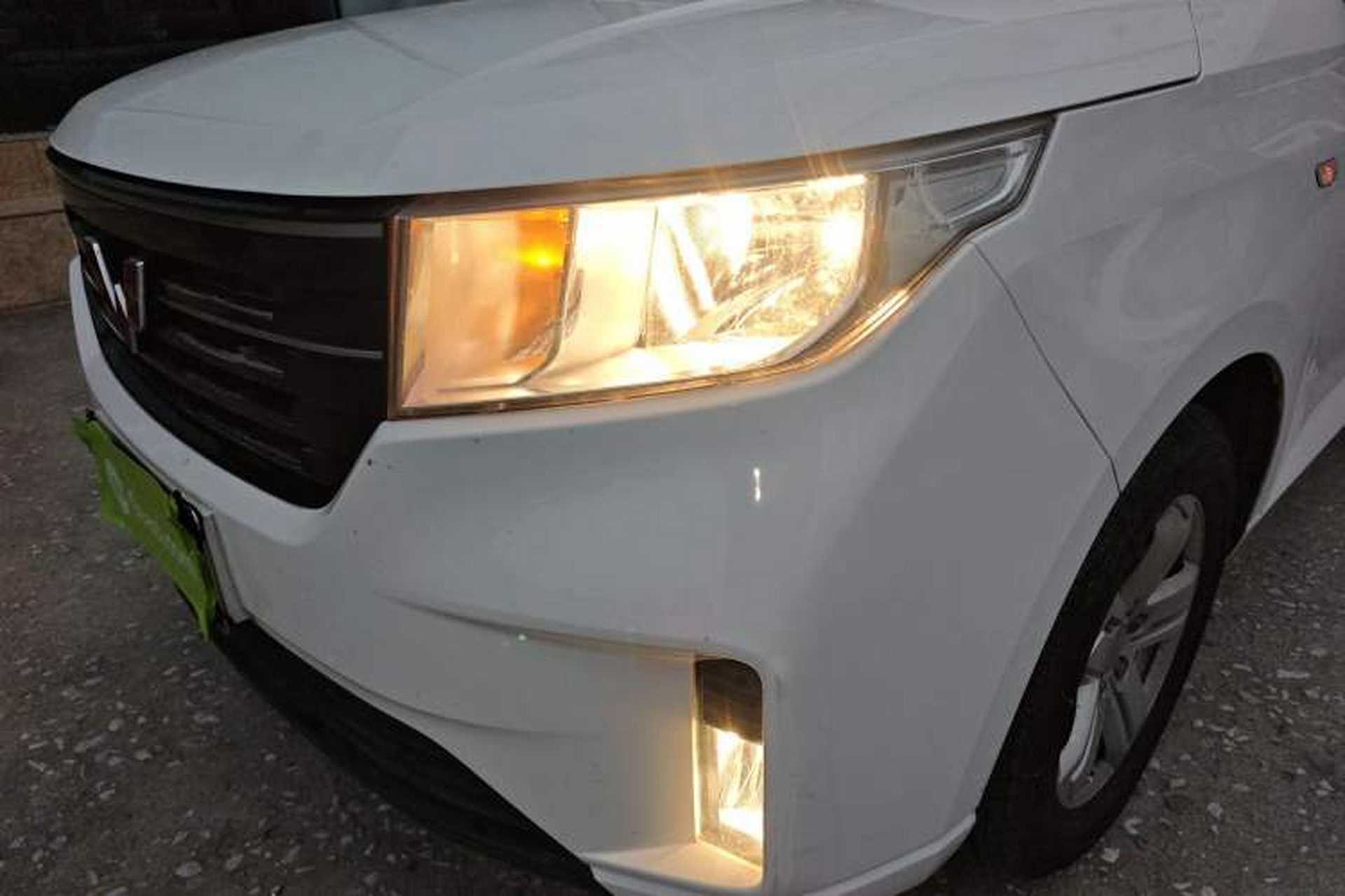 Used Wuling Hongguang PLUS 2020 1.5L Manual Comfort 7-Seater Left Front Headlight