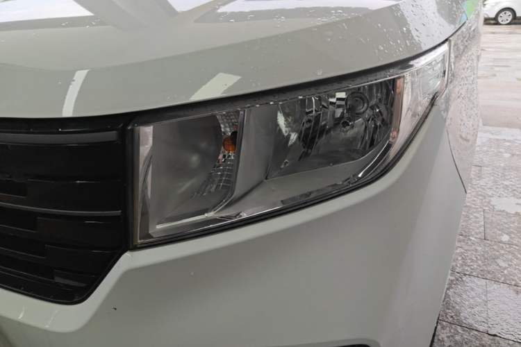Used Wuling Hongguang PLUS 2020 1.5L Manual Comfort 7-Seater Left Front Headlight