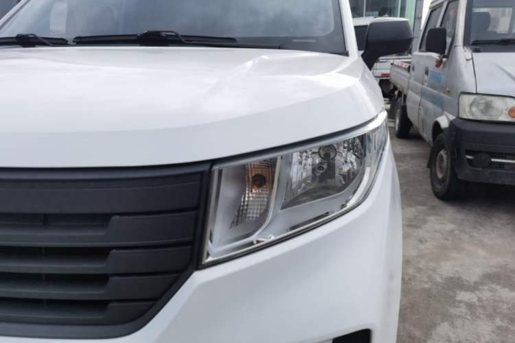 Used Wuling Hongguang PLUS 2020 1.5L Manual Standard Edition 7-Seater Left Front Headlight