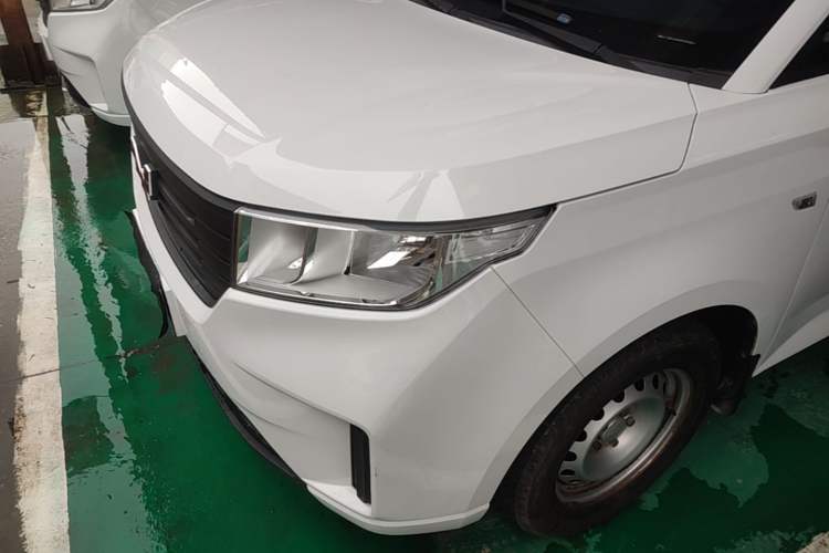 Used Wuling Hongguang PLUS 2020 1.5L Manual Standard Edition 5 Seats Left Front Headlight