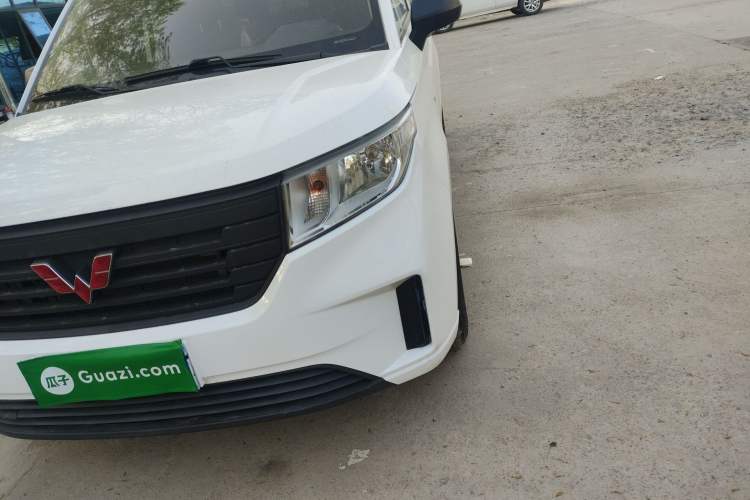 Used Wuling Hongguang PLUS 2020 1.5L Manual Standard Edition 5 Seats Left Front Headlight