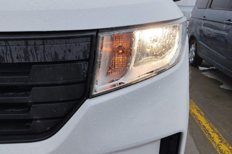 Used Wuling Hongguang PLUS 2020 1.5L Manual Standard Edition 7-Seater Left Front Headlight