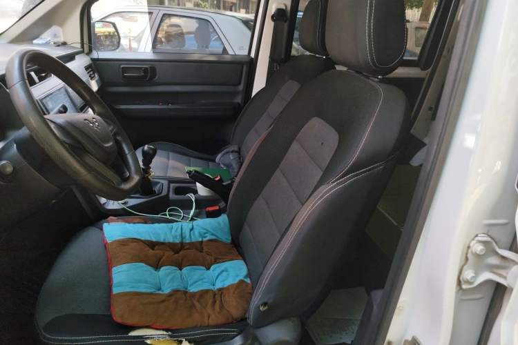 Used Wuling Hongguang PLUS 2020 1.5L Manual Standard Edition 7-Seater Left Front Seat