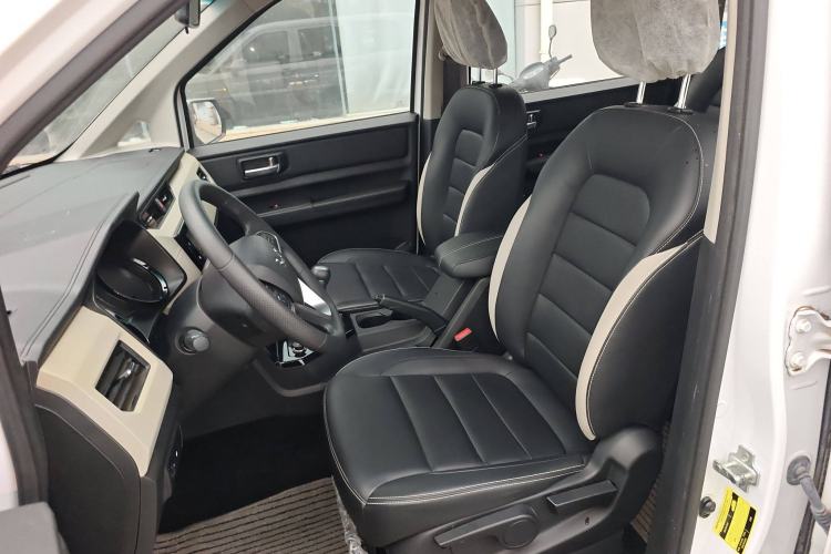 Used Wuling Hongguang PLUS 2020 1.5L Manual Comfort 7-Seater Left Front Seat