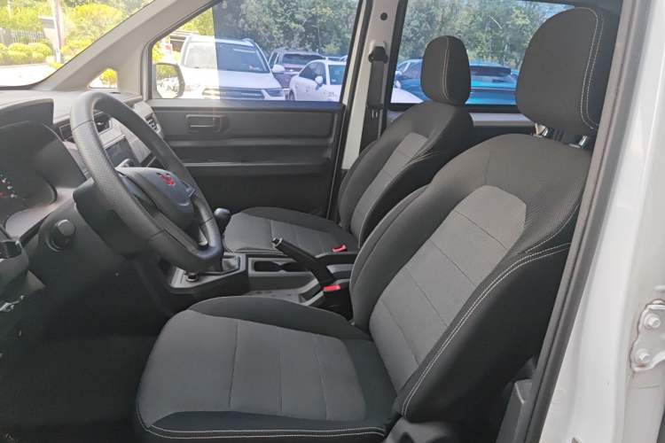 Used Wuling Hongguang PLUS 2020 1.5L Manual Standard Edition 7-Seater Left Front Seat