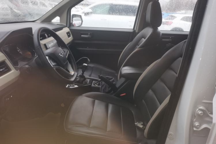 Used Wuling Hongguang PLUS 2020 1.5L Manual Comfort 7-Seater Left Front Seat