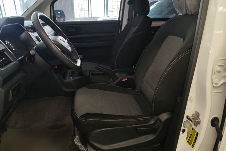 Used Wuling Hongguang PLUS 2020 1.5L Manual Standard Edition 5 Seats Left Front Seat