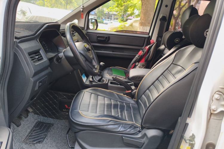 Used Wuling Hongguang PLUS 2020 1.5L Manual Standard Edition 5 Seats Left Front Seat