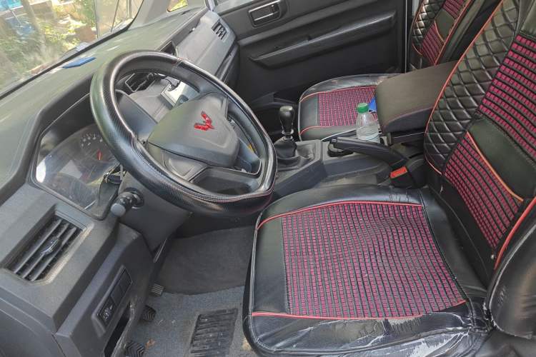 Used Wuling Hongguang PLUS 2020 1.5L Manual Standard Edition 5 Seats Left Front Seat