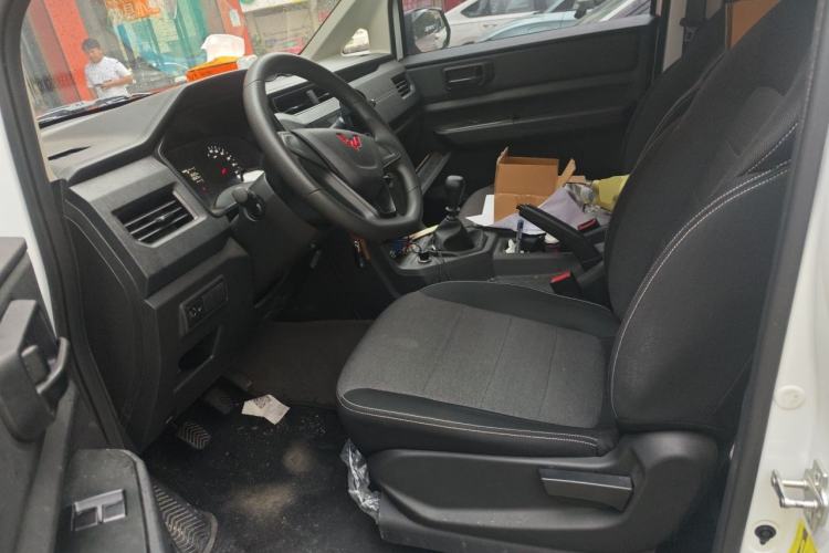 Used Wuling Hongguang PLUS 2020 1.5L Manual Standard Edition 5 Seats Left Front Seat