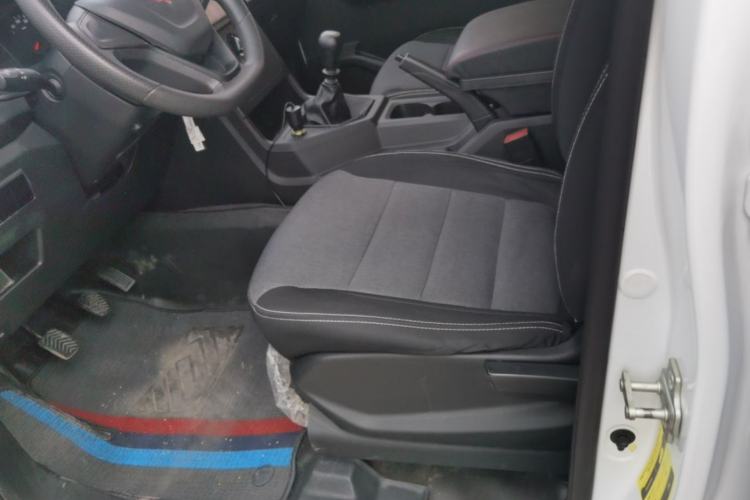 Used Wuling Hongguang PLUS 2020 1.5L Manual Standard Edition 7-Seater Left Front Seat