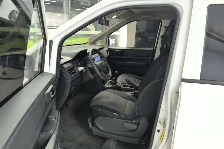 Used Wuling Hongguang PLUS 2020 1.5L Manual Standard Edition 7-Seater Left Front Seat