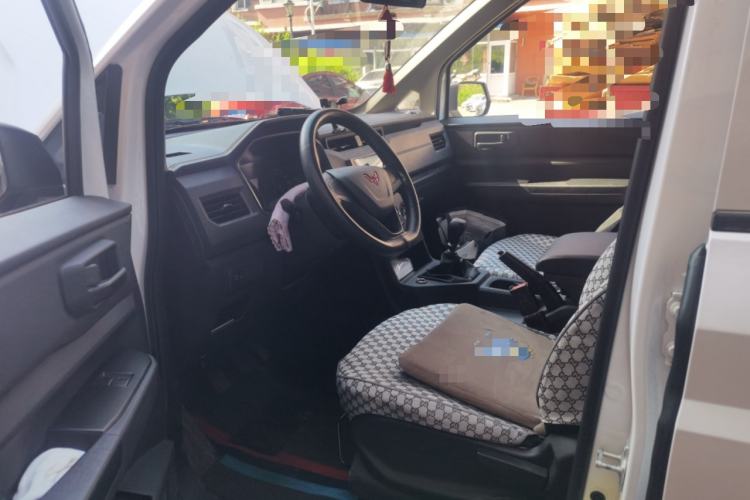 Used Wuling Hongguang PLUS 2020 1.5L Manual Standard Edition 5 Seats Left Front Seat