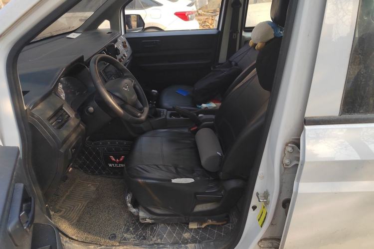 Used Wuling Hongguang PLUS 2020 1.5L Manual Standard Edition 7-Seater Left Front Seat