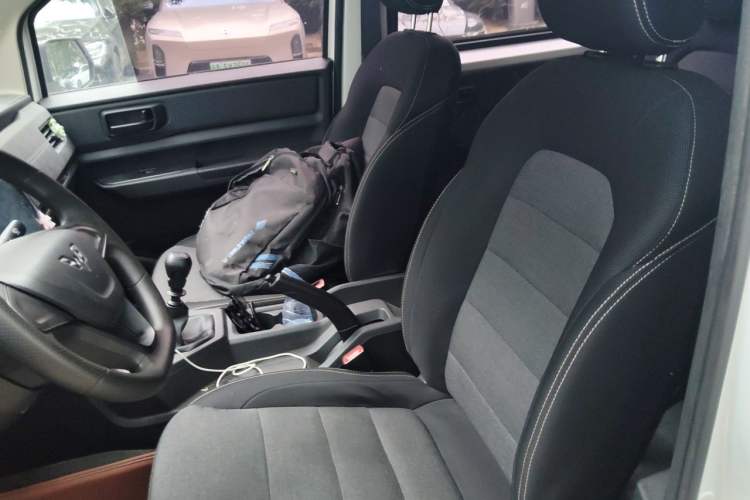 Used Wuling Hongguang PLUS 2020 1.5L Manual Standard Edition 5 Seats Left Front Seat