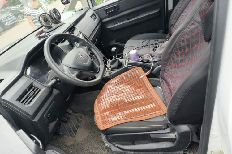 Used Wuling Hongguang PLUS 2020 1.5L Manual Standard Edition 5 Seats Left Front Seat