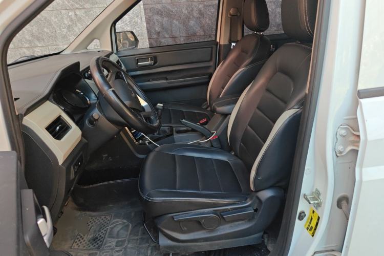 Used Wuling Hongguang PLUS 2020 1.5L Manual Comfort 7-Seater Left Front Seat