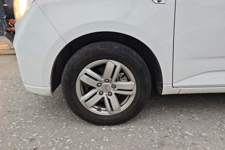 Used Wuling Hongguang PLUS 2020 1.5L Manual Comfort 7-Seater Left Front Wheel Hub