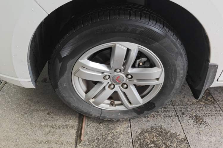 Used Wuling Hongguang PLUS 2020 1.5L Manual Comfort 7-Seater Left Front Wheel Hub