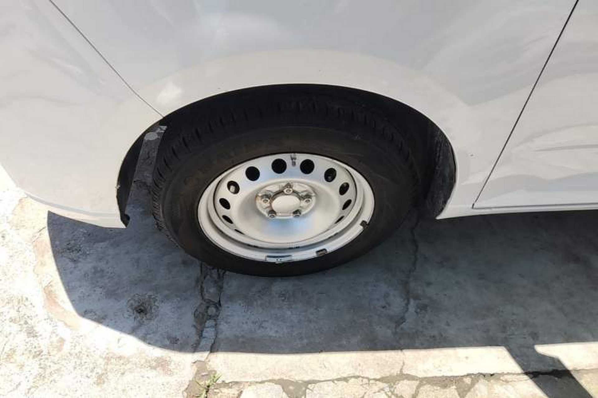 Used Wuling Hongguang PLUS 2020 1.5L Manual Standard Edition 5 Seats Left Front Wheel Hub